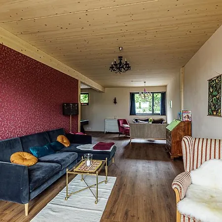 Gruppenunterkunft Mit Billardtisch Und Lamatrekking Farm stay Meikirch