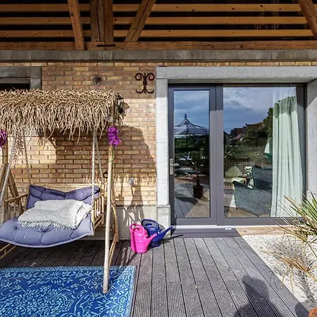 Gruppenunterkunft Mit Billardtisch Und Lamatrekking Farm stay